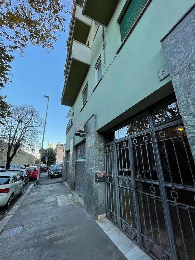 Monstera House Roma Trastevere Italia