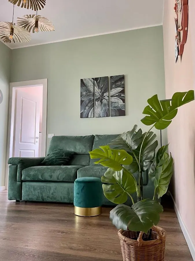 Monstera House Roma Trastevere 0*, Rome Italy